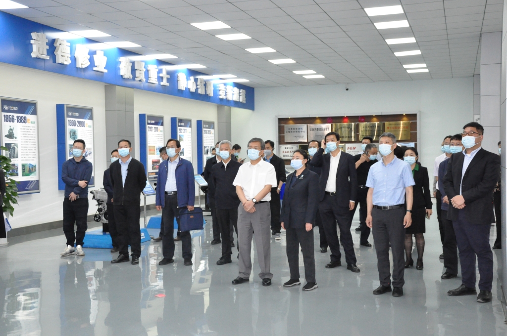 中共云南省委办公厅调研组到 J9集团发展调研