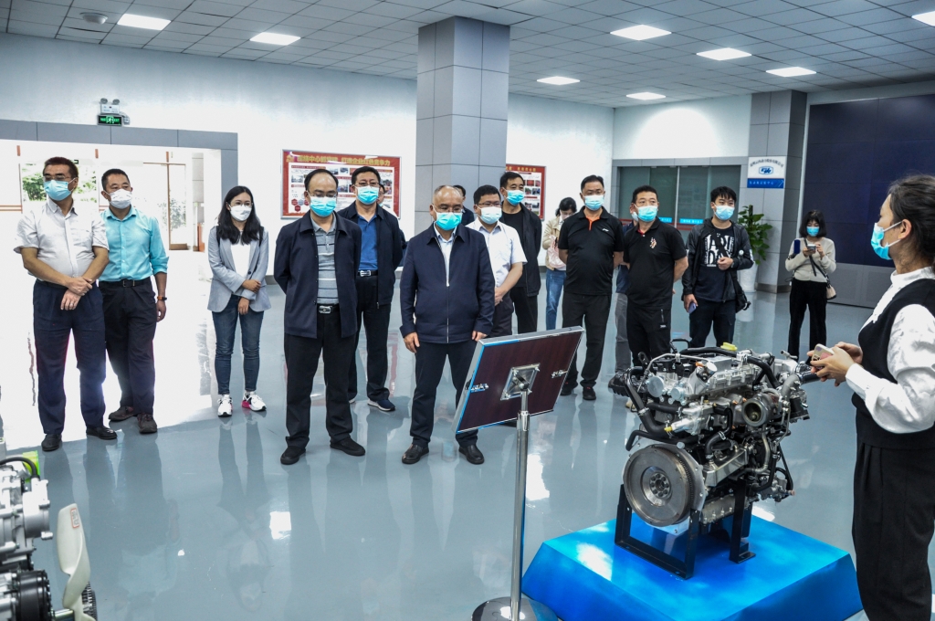 昆明市人大常委会有关辅导到J9集团动力发展调研